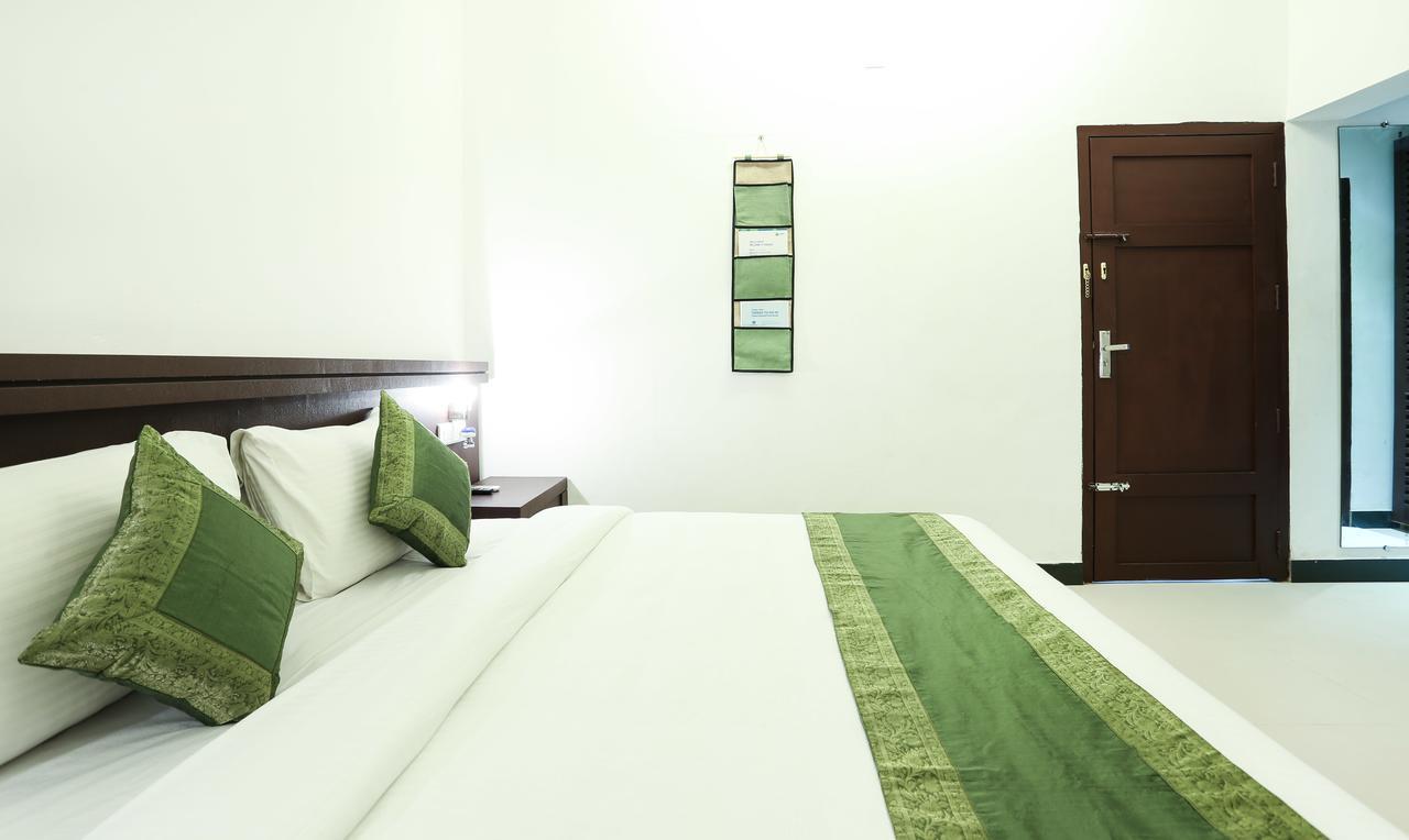 Treebo Trend Al Saj Convention Centre Kazhakuttam ภายนอก รูปภาพ