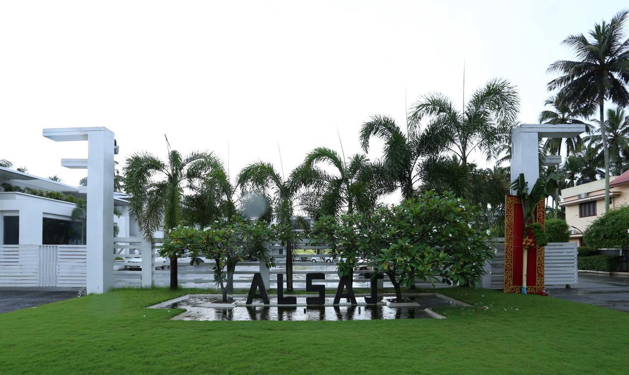 Treebo Trend Al Saj Convention Centre Kazhakuttam ภายนอก รูปภาพ